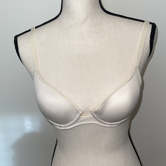 Josie Padded Underwire Bra - Picture 2 of 15